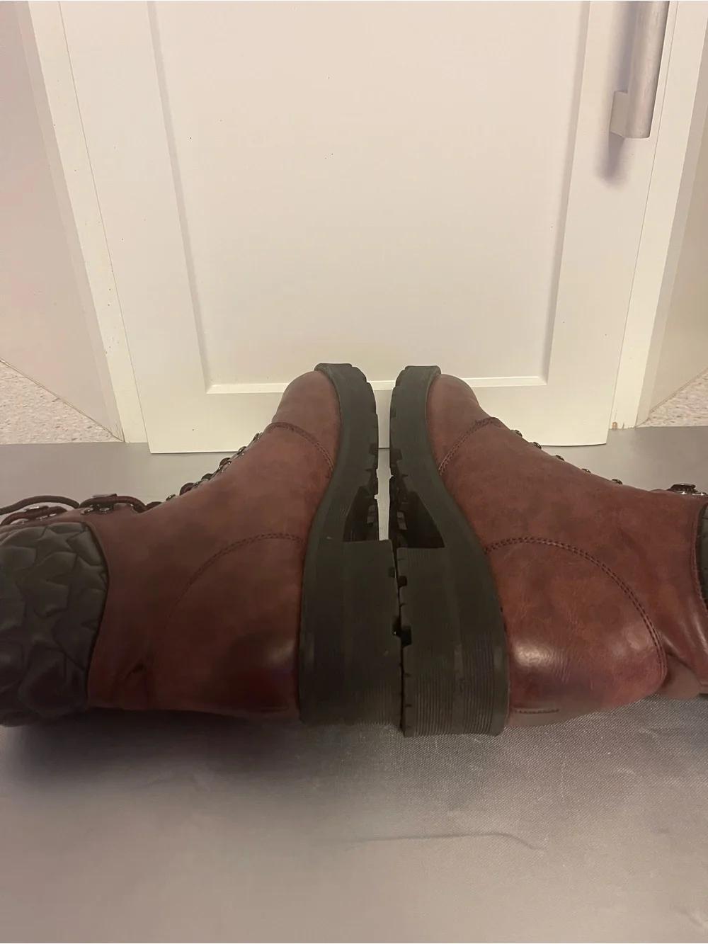 Mia Mackenzie Boots Women’s Burgundy Faux Leather Combats Boots Sz 8.5M